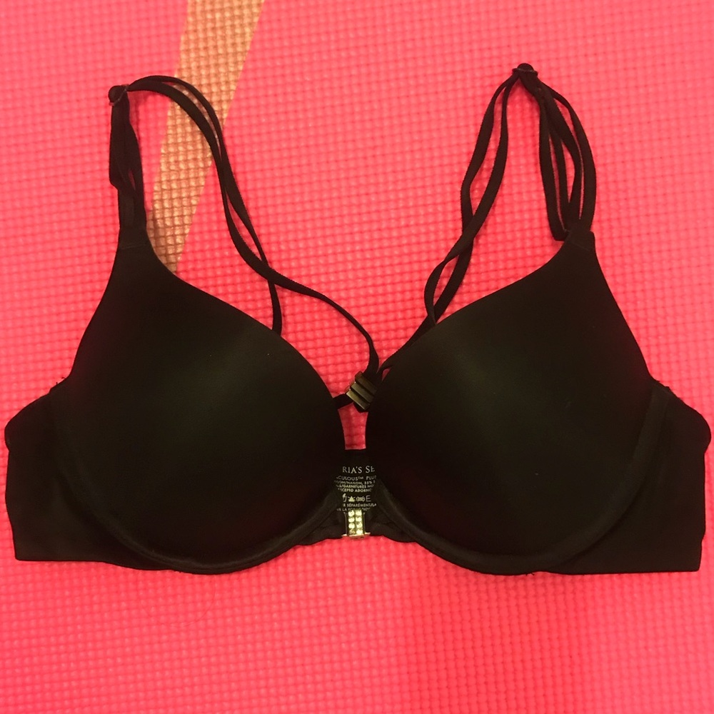 ✨BOMBSHELL BRA✨ VS